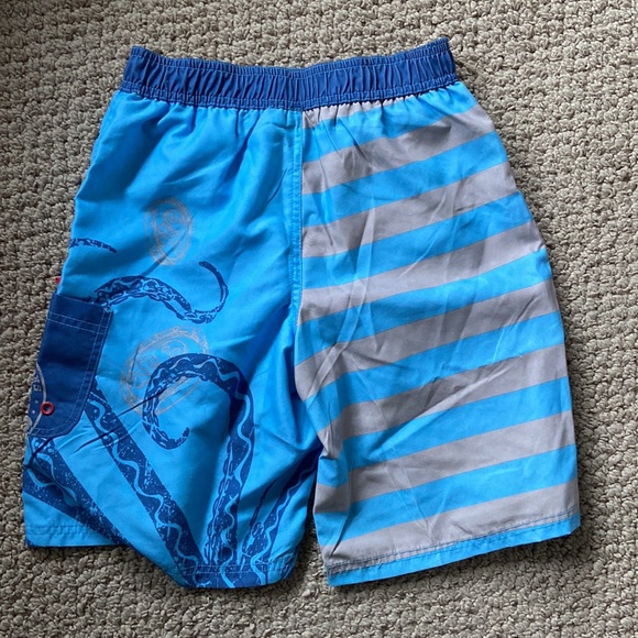 New (NWOT) Disney Jake and the Pirates Rash guard and Swim Trunk Set-Size 7/8 - Picture 10 of 11